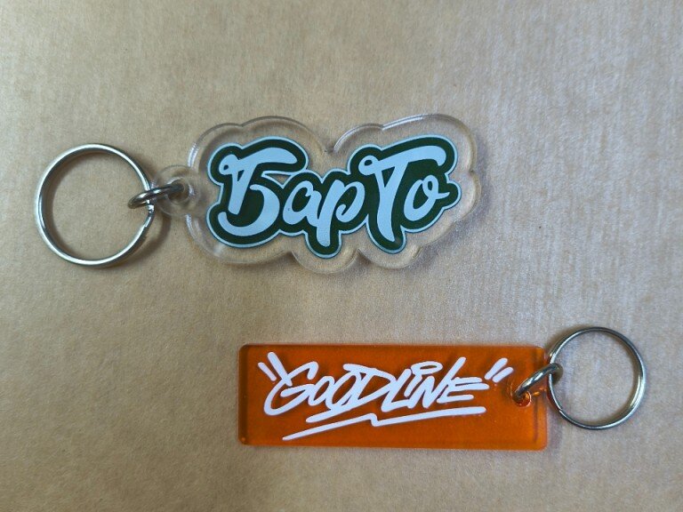 Акриловые брелки